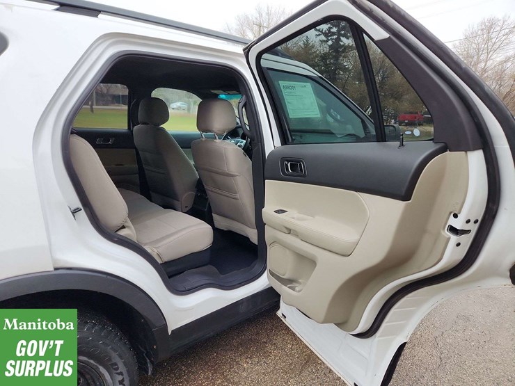 2013-ford-explorer-image-16