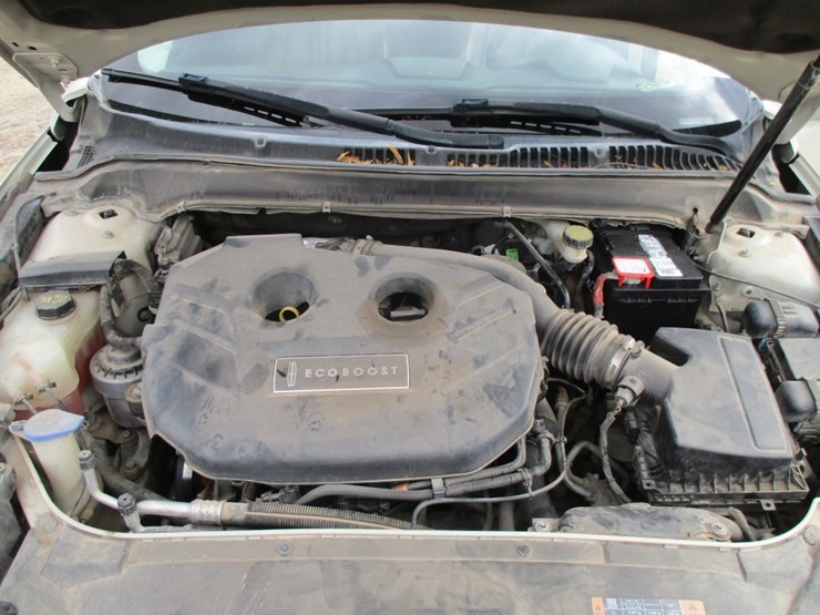 2014-lincoln-mkz-sedan,-image-5