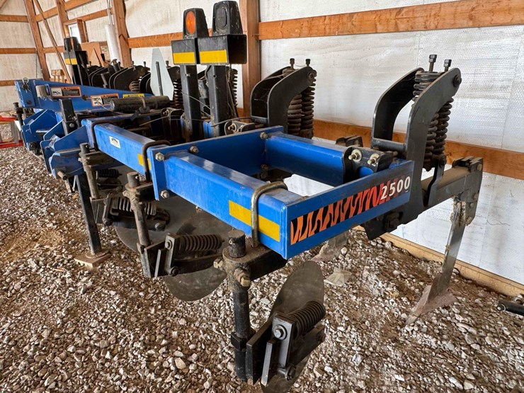 case-ih-2500-image-4