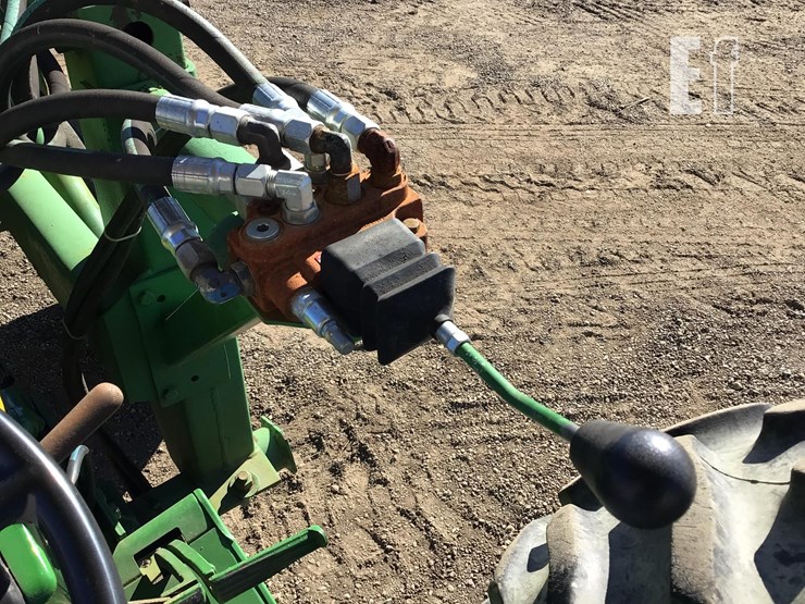 john-deere-2440-image-18