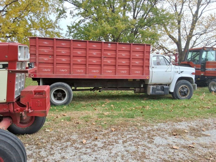 chevrolet-diesel-grain-truck,-5-x-2-speed,-single-axle,-runs,-weak-brakes,-wood-floor,-16ft-bed,-vin--1gbl7dig7bv106791-image-7