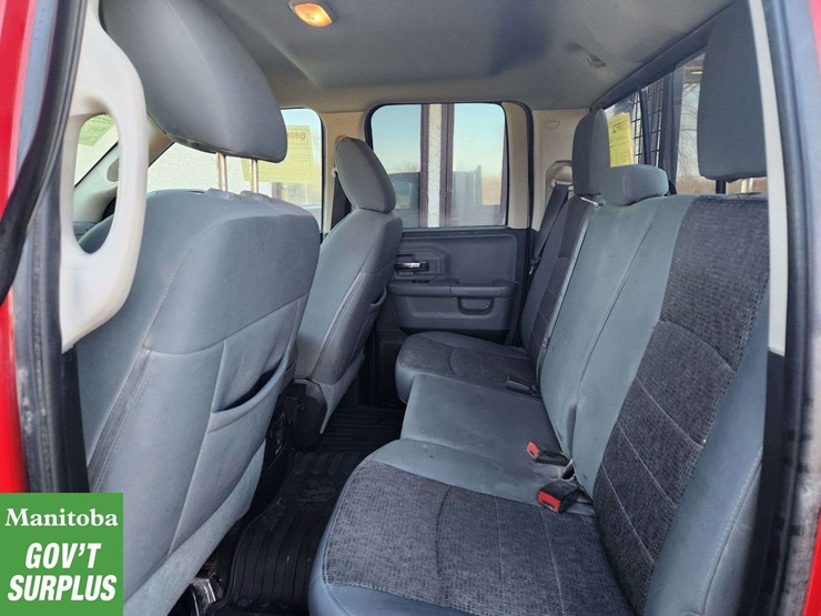 2015-dodge-1500-image-33