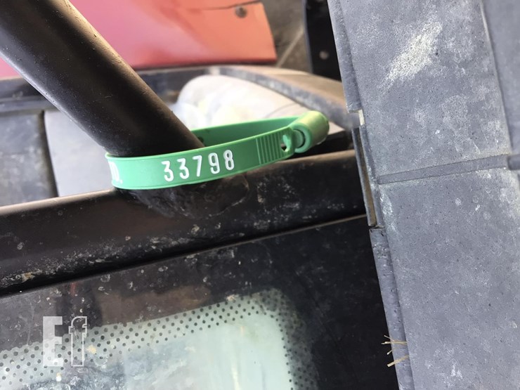 2005-case-ih-mxu110-image-24