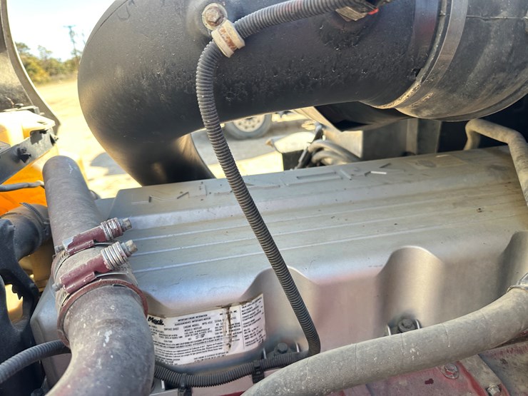 #33704-•-2011-mack-cxu-t/a-sleeper-truck-tractor-1m1aw09y8bm013165-image-53