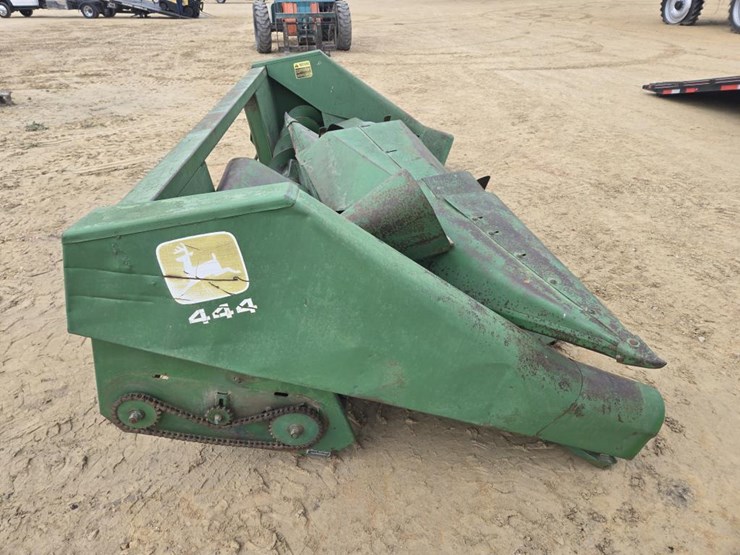 john-deere-444-image-5
