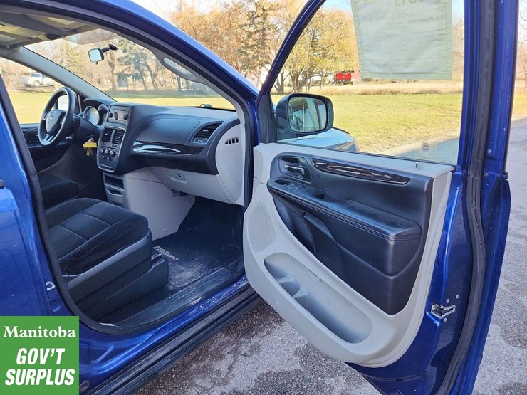 2013-dodge-grand-caravan-image-16