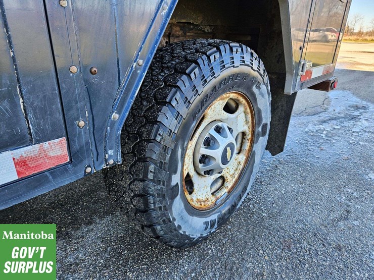 2012-chevrolet-silverado-2500hd-image-15