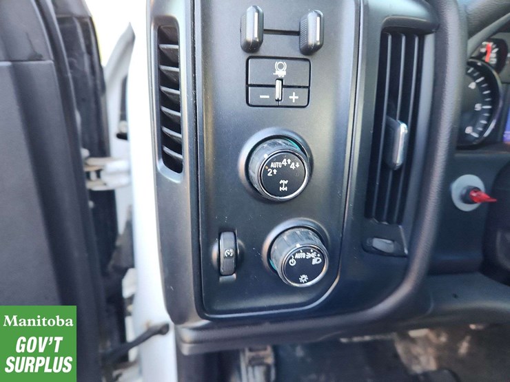 2017-chevrolet-silverado-1500-image-29