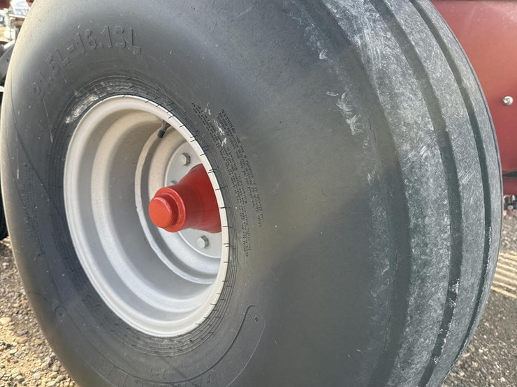 2013-case-ih-rb564-image-22