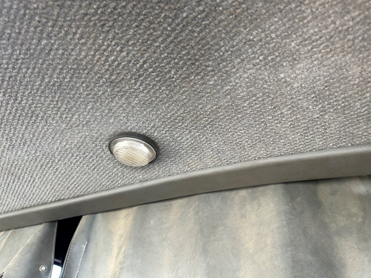 #33710-•-2011-mack-cxu-t/a-sleeper-truck-tractor-1m1aw09y3bm013638-image-77