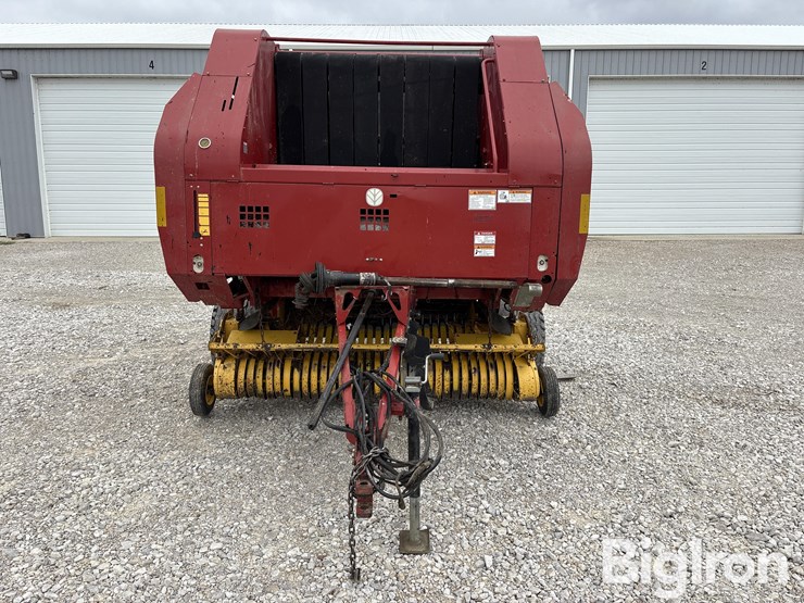 2005-new-holland-br780-image-2