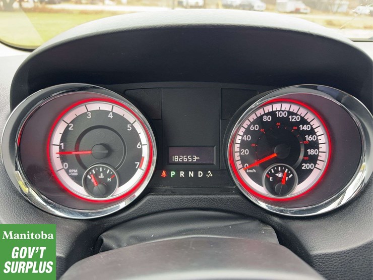 2012-dodge-grand-caravan-sxt-image-19