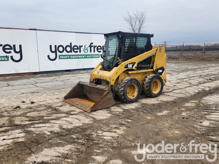 caterpillar-226b-image-2