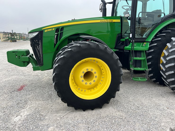 john-deere-8285r-image-5