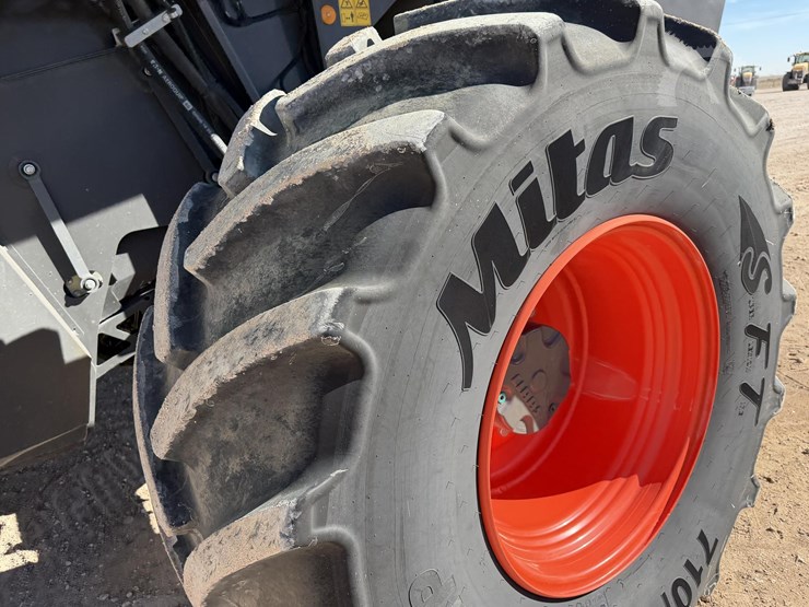 2022-claas-lexion-7500-image-12