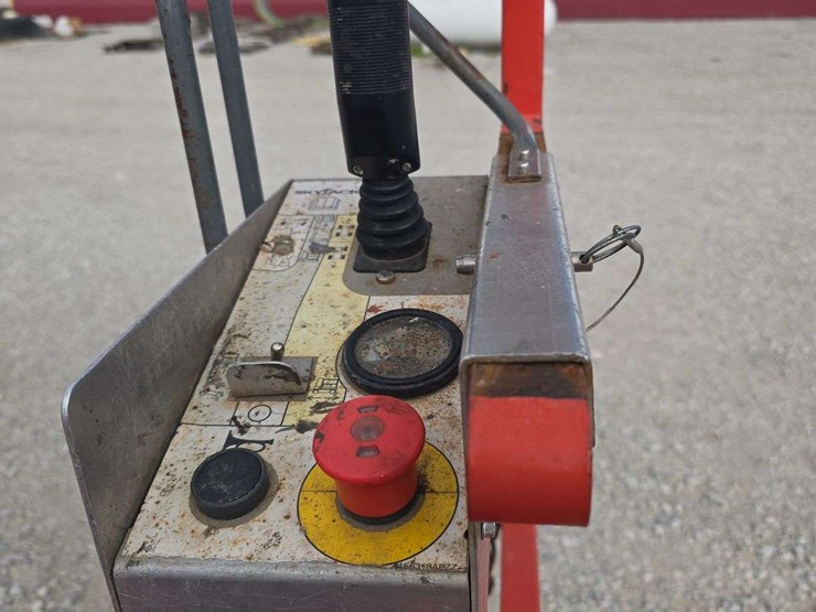 2018-skyjack-sj16-image-8