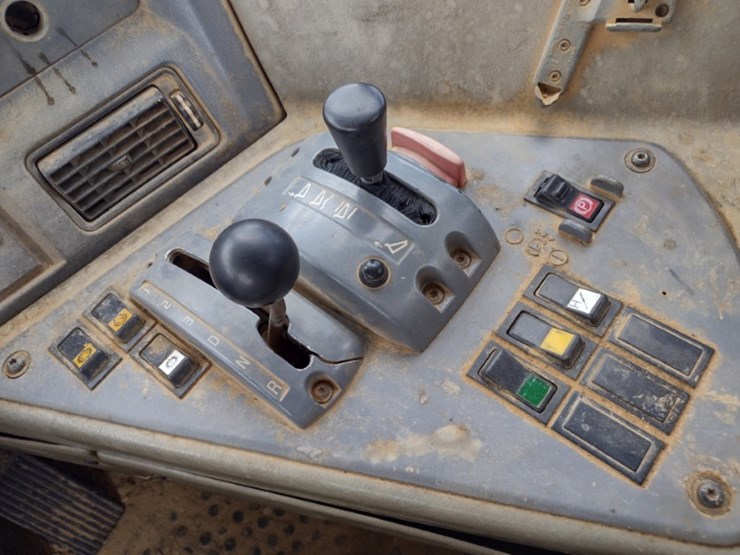 3-volvo-a40d-image-10