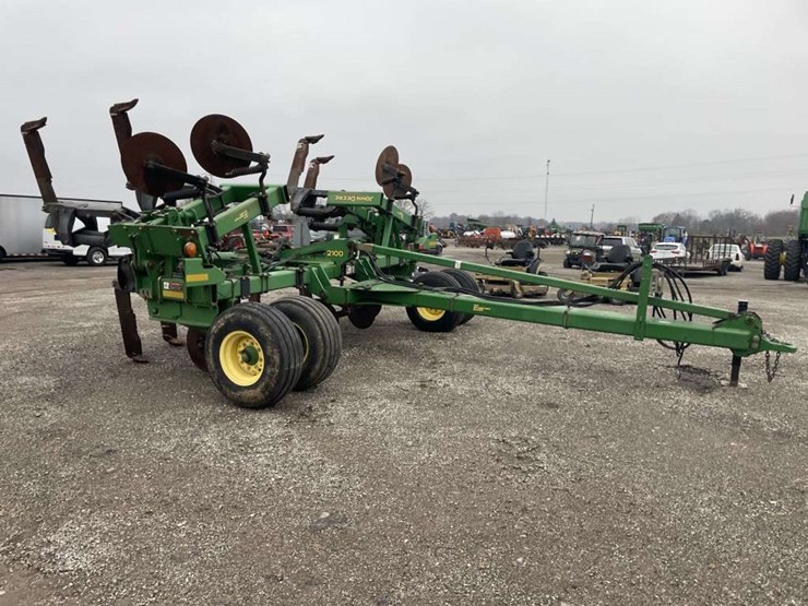john-deere-2100-image-5