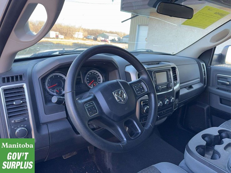 2017-dodge-1500-image-18