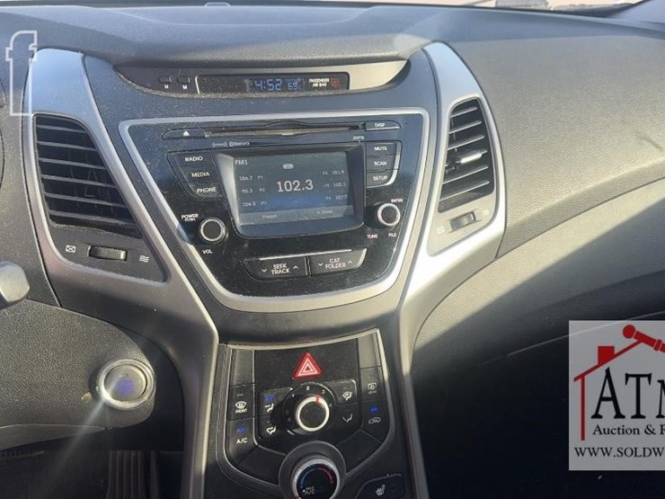 2010-hyundai-elantra-image-17