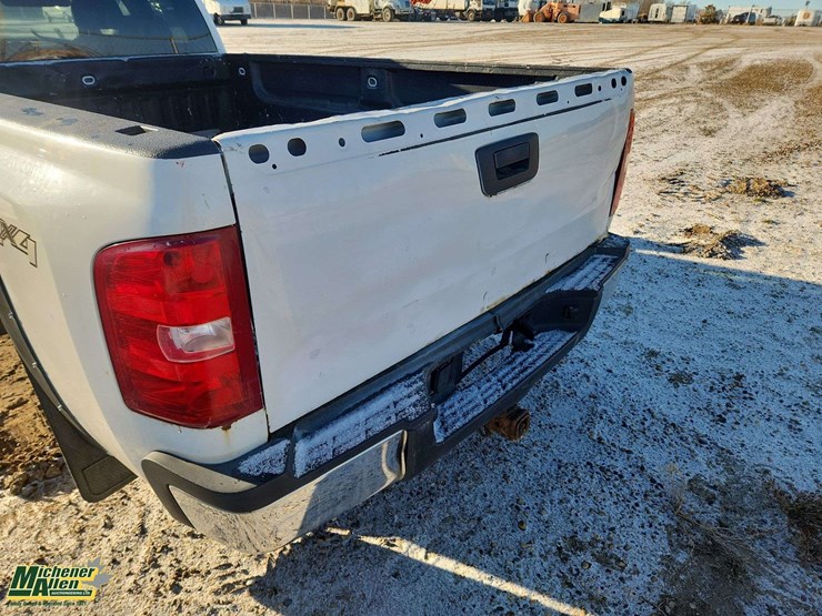 2008-chevrolet-silverado-2500hd-image-32