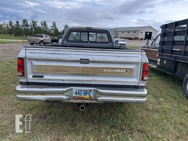 1987-dodge-150-image-3