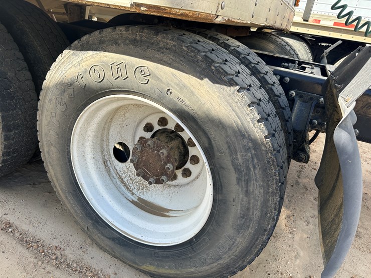 #33704-•-2011-mack-cxu-t/a-sleeper-truck-tractor-1m1aw09y8bm013165-image-11