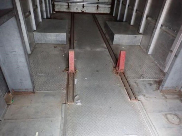 2015-freightliner-mt55-image-33