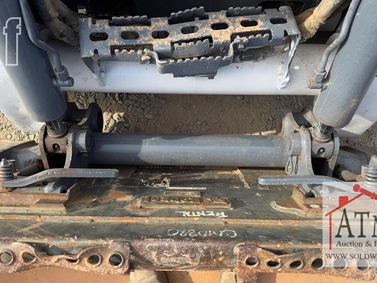 2012-bobcat-t650-image-11