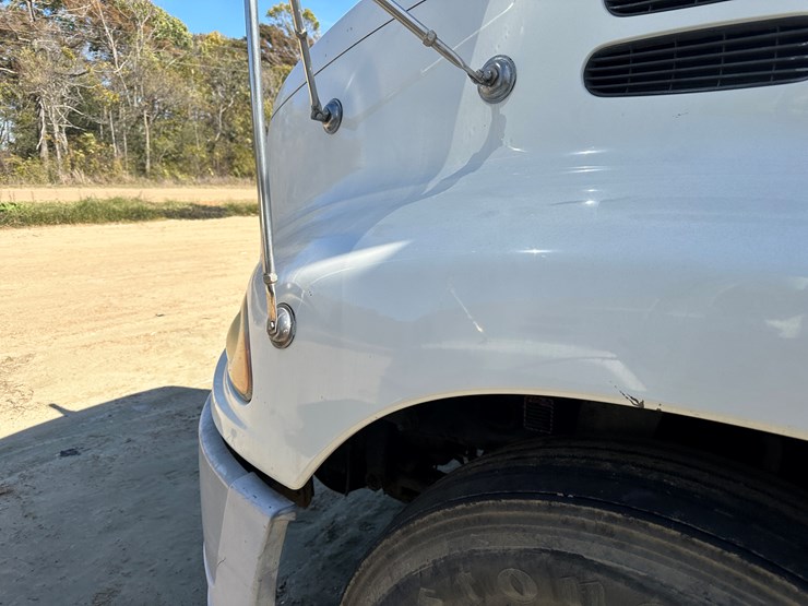 #33710-•-2011-mack-cxu-t/a-sleeper-truck-tractor-1m1aw09y3bm013638-image-37