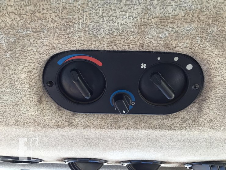 new-holland-t5040-image-21