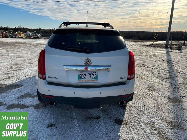 2013-cadillac-srx-image-8