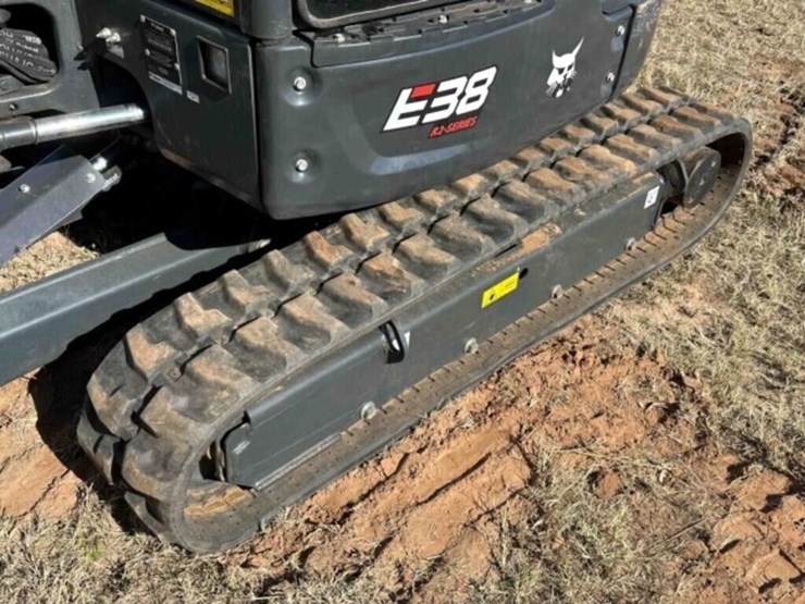 5802024-bobcat-e38-mini-excavator-image-8