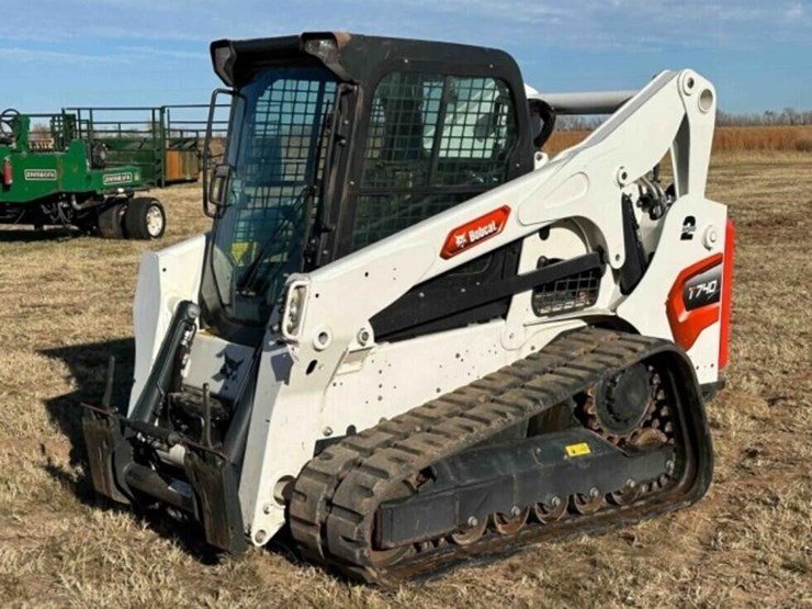 2024-bobcat-t740-image-1