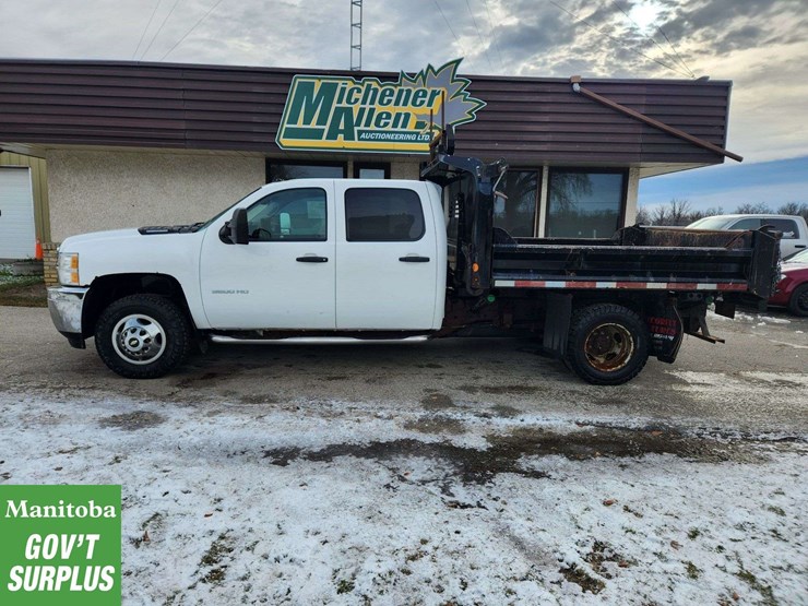 2013-chevrolet-silverado-3500hd-image-1
