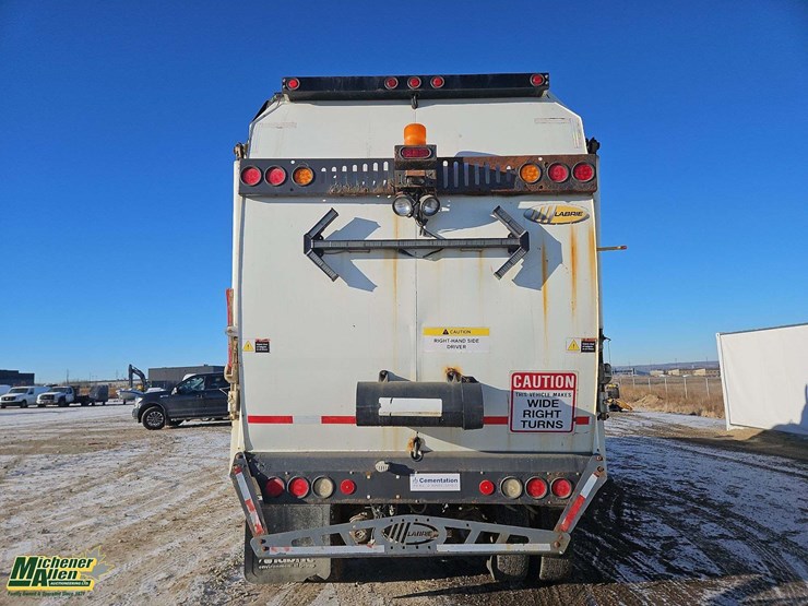 2009-international-workstar-7400-image-7