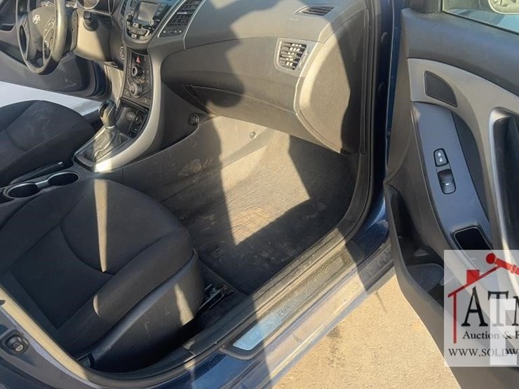 2010-hyundai-elantra-image-15