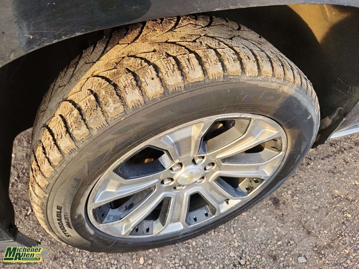 2018-chevrolet-tahoe-ltz-image-32