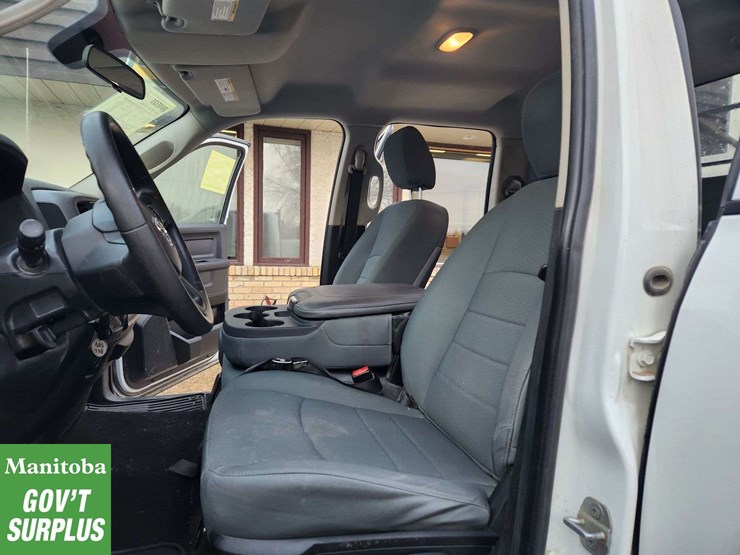 2014-dodge-1500-image-24