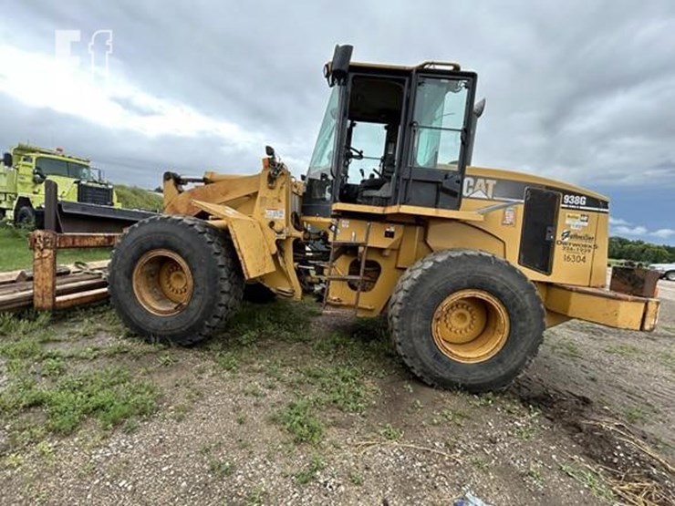 2004-caterpillar-938g-image-10