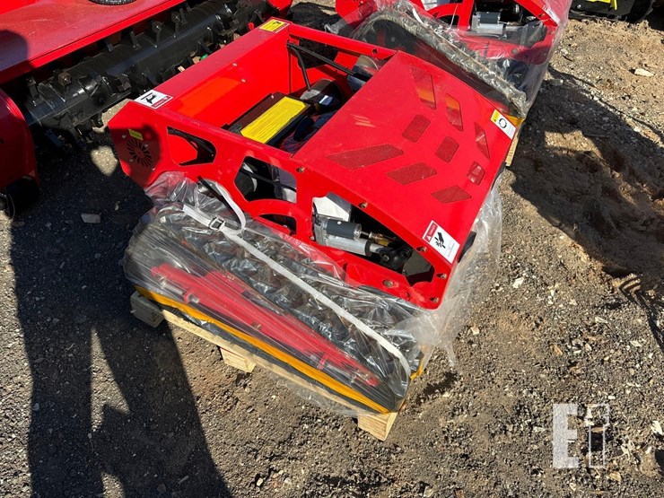 future-remote-controlled-lawn-mower-image-1