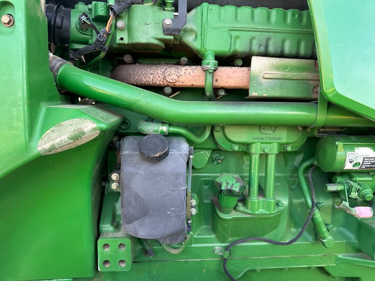 2010-john-deere-8295r-image-44
