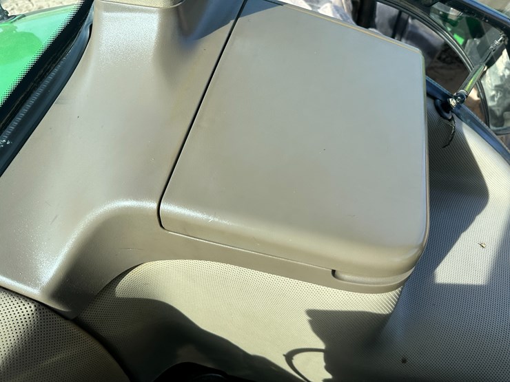 2010-john-deere-8295r-image-69