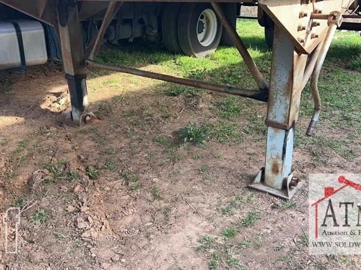 1990-strick-trailer-image-4