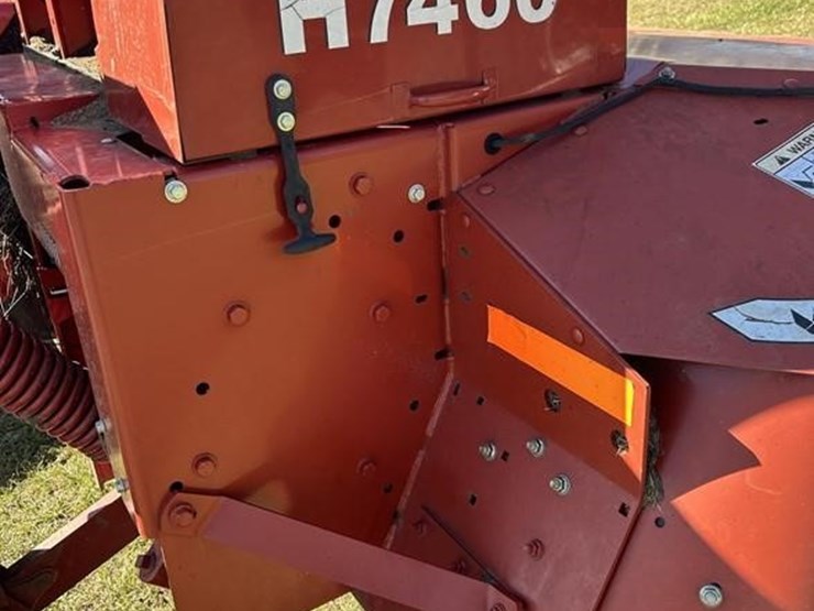 2014-new-holland-h7460-image-38