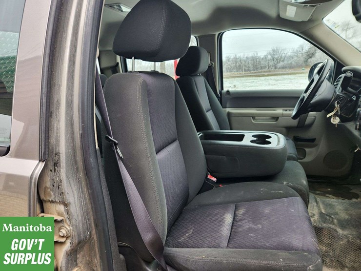 2012-chevrolet-silverado-2500hd-image-35