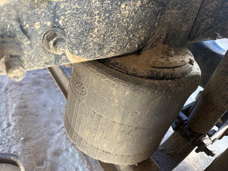 #33712-•-2011-mack-cxu-t/a-sleeper-truck-tractor-1m1aw09y5bm013138-image-19