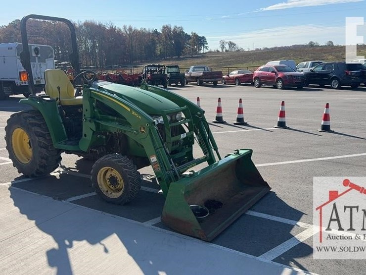 2004-john-deere-3120-image-3