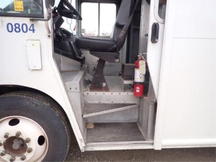 2008-freightliner-mt55-image-10