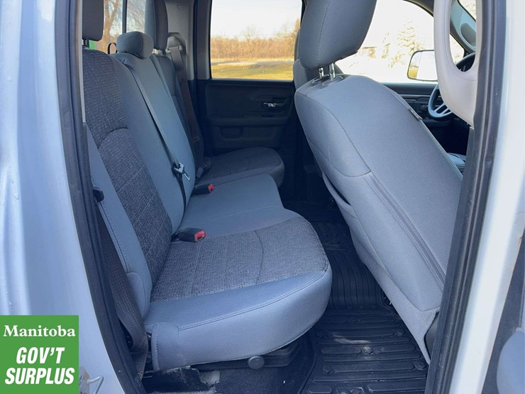 2017-dodge-1500-image-25